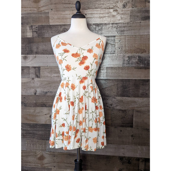 So good I had to share! Check out all the items I'm loving on <a href="/Poshmarkapp/">Poshmark</a> from <a href="/elliehon12/">Hon12</a> #poshmark #fashion #style #shopmycloset #mossimosupplyco #express #forever21: posh.mk/TnFZKulP1vb