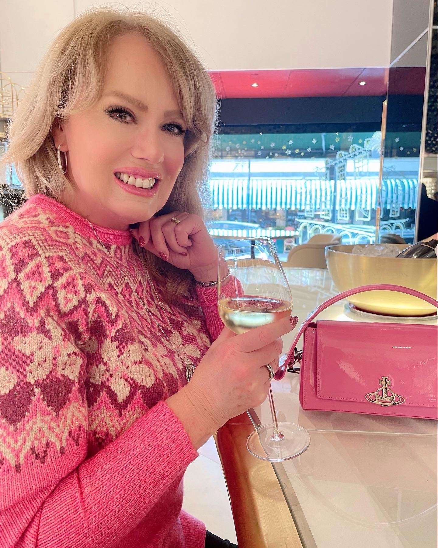 Louise Hodges Icon on Twitter "Out in Knightsbridge today enjoying the