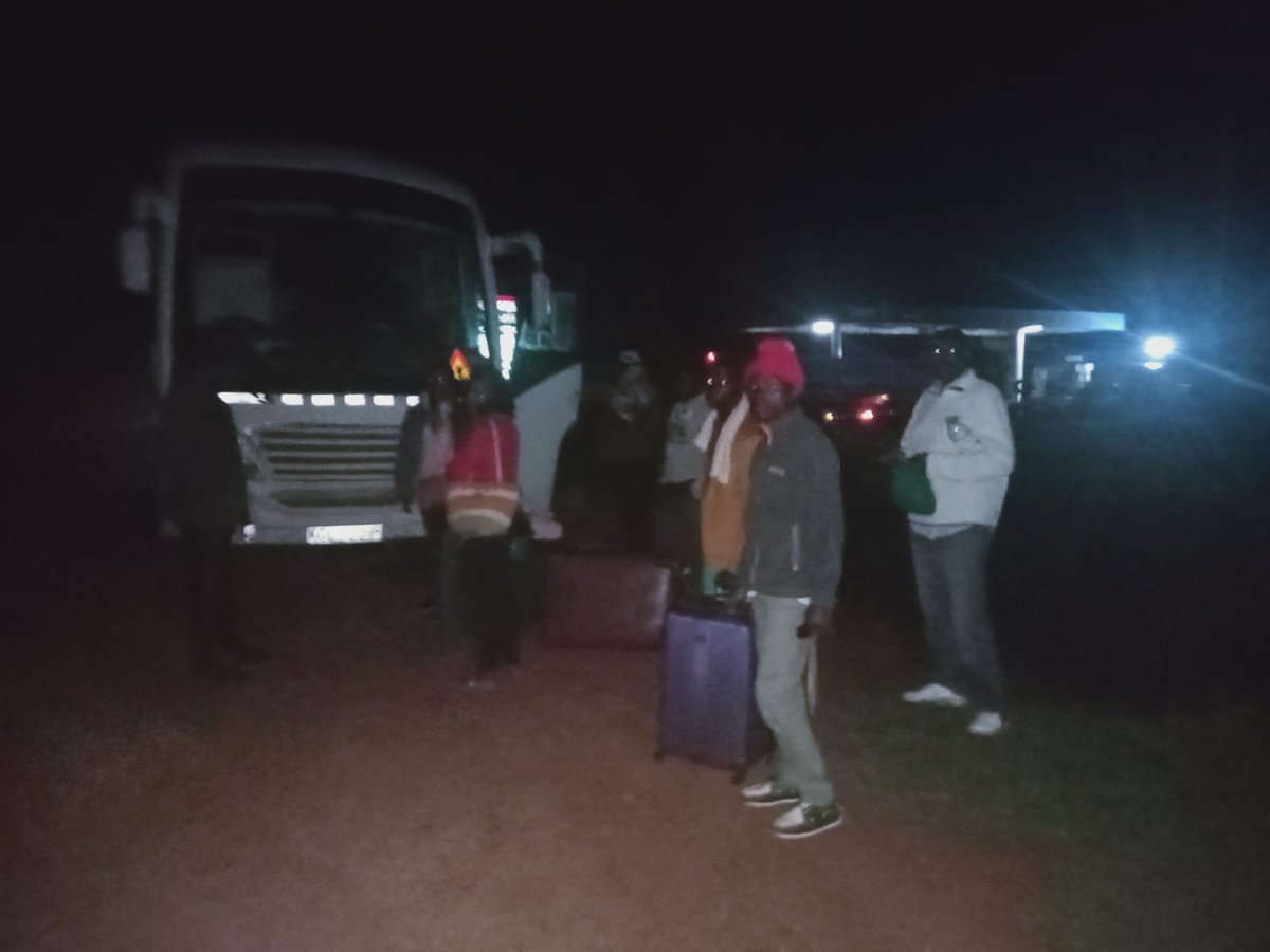 oddy925's tweet photo. @Modern_Coast Really!?joke you left us stranded at busia in the middle of no nowhere with no security.Your so called Manager Ibrahim and Clive spoke to us once then switched off their phones,we had a pregnant lady laying on the road side,kids crying @ntsa_kenya @kipmurkomen #bandmoderncoadtbus https://t.co/8uqbr70ezT