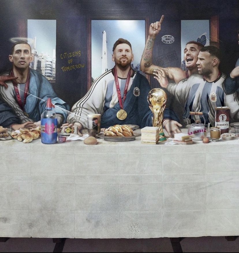 julivarro's tweet image. 🏆 “Primera cena como campeones mundiales” . Mi única religión 🇦🇷.

Ilustración : @lolilaboureau