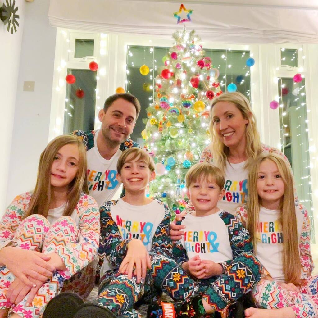 ⭐️🌈🎄A VERY MERRY CHRISTMAS from our house to yours 🎄🌈⭐️

Four excited kiddos all deposited in bed, after our annual reading of ‘Twas The Night Before Christmas. Everyone is a mixture of exhausted and far too excited to sleep! And the Christmas magic … instagr.am/p/CmkE7RmsPBq/