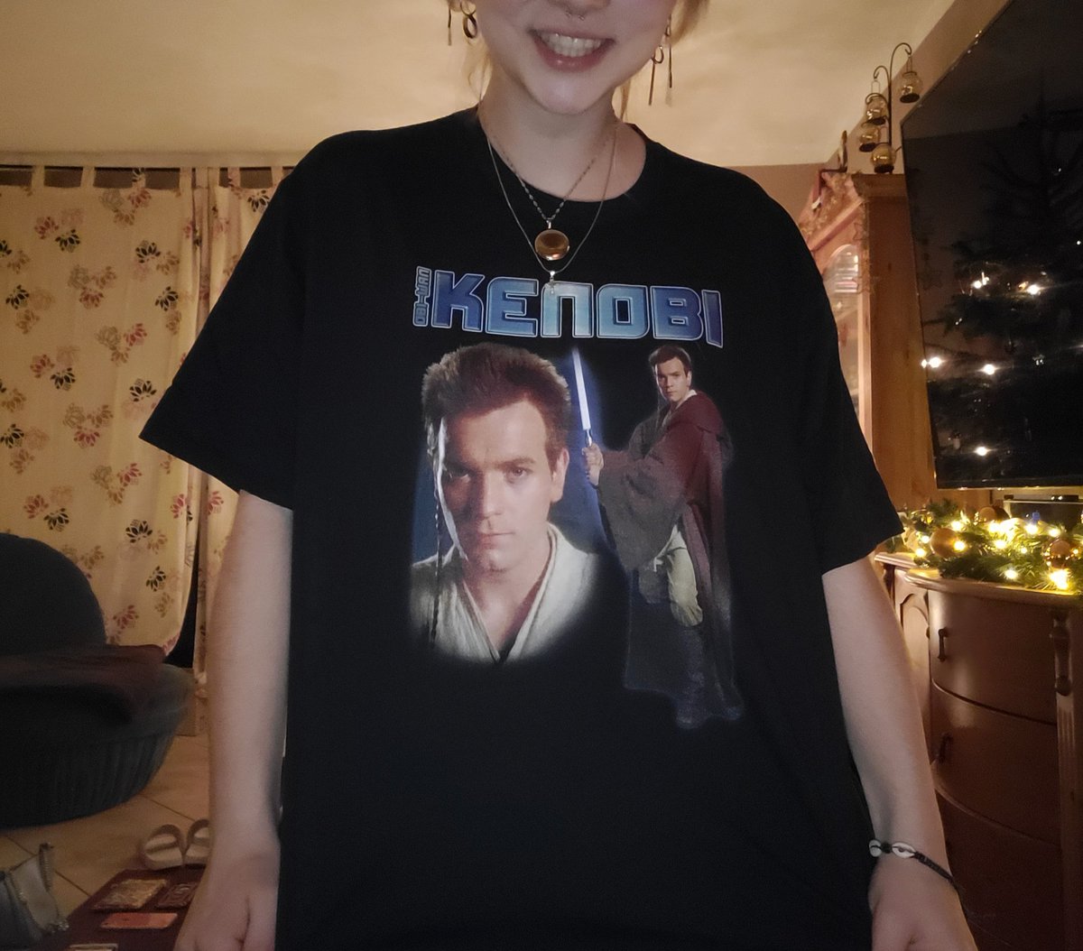 Frey_no's tweet photo. MERRY CHRISTMAS 
LOOK WHAT MY MOM GOT ME https://t.co/SE5smlRp7e
