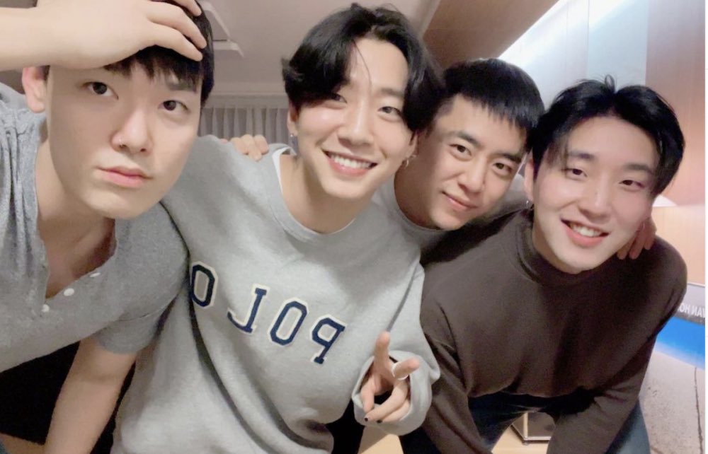 SahraBibi's tweet photo. #ApologizeToBAP #BAPCoffeeShop @ist_ent @IST_THEBOYZ ! We demand an official statement and an apology for taking B.A.P’s song! #ForeverWithBAP https://t.co/LeFFBBRhcM