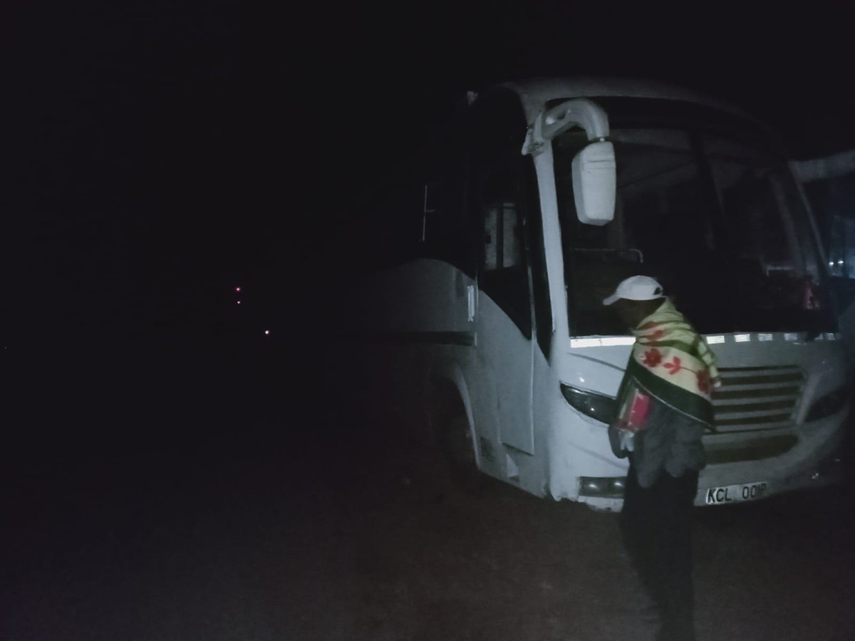oddy925's tweet photo. @ntsa_kenya @kipmurkomen we never got any refund instead they insisted we utilize the return tickets in return we got stranded at busia for 14hours with no security @NTVnewsroom @citizentv @KTNNewsKE https://t.co/hO6dj0nNEd