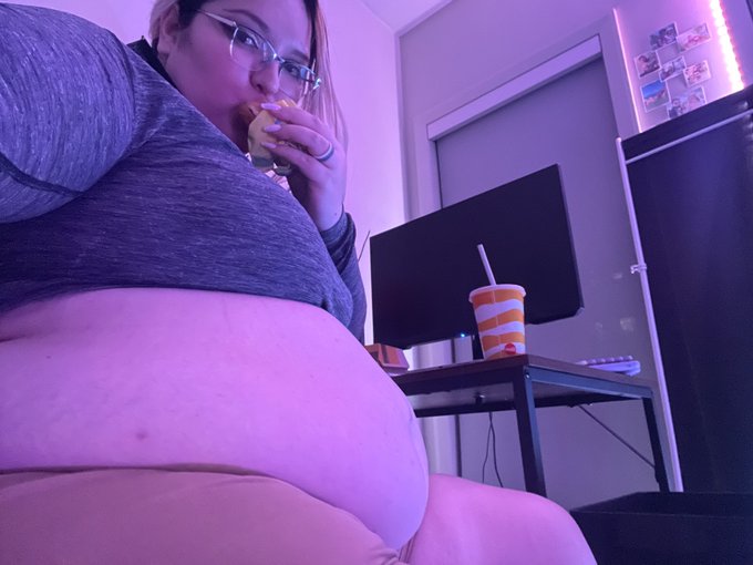 All I want for Xmas is: a McDonald's gift card!!  Lunch time!!🤰🐽 Happy Holidays!❤️Eat, enjoy, and eat