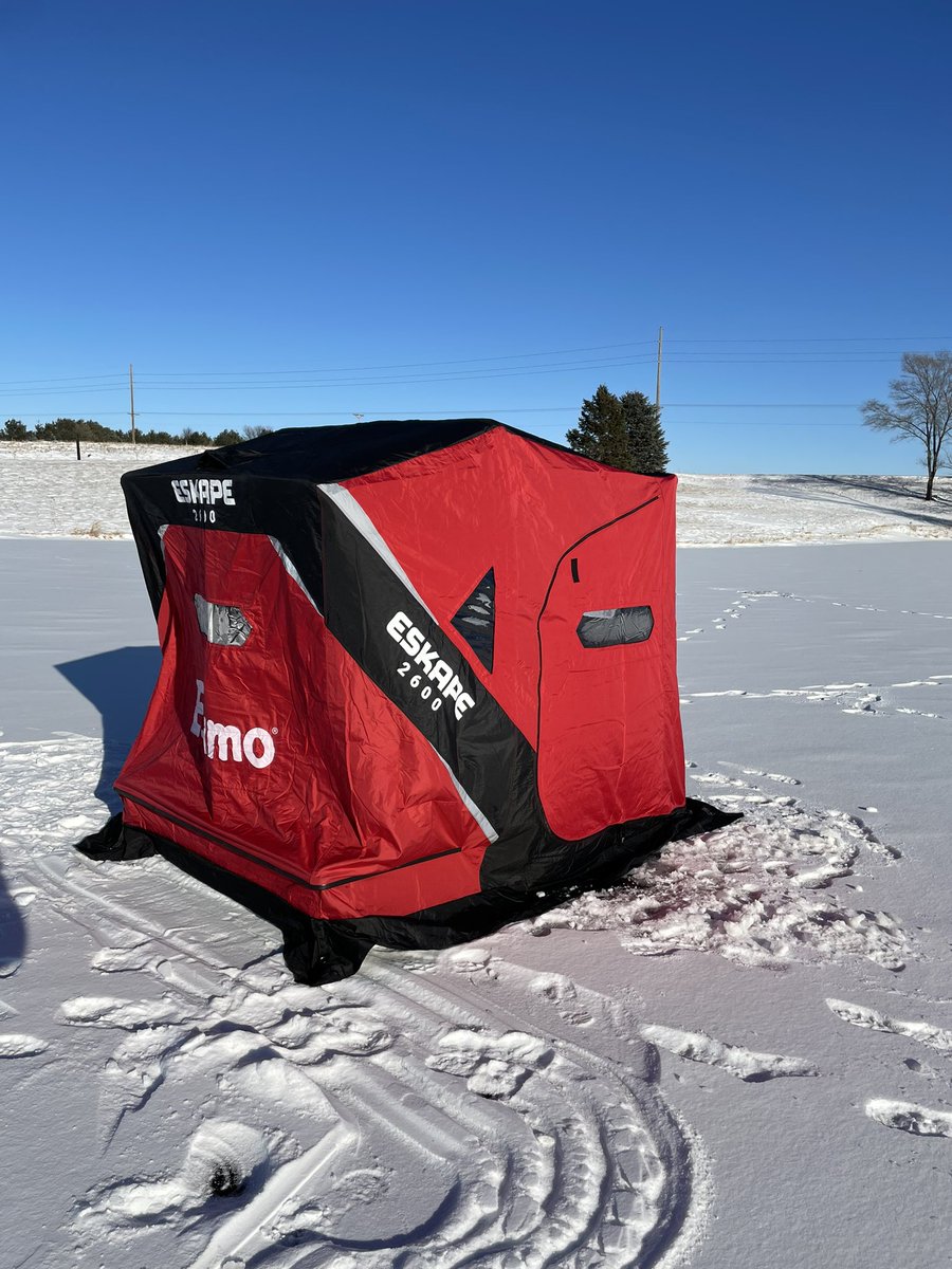Channel_Neal's tweet image. First day on the ice with my lucky @Kruger_Seeds bucket!  It’s nice and toasty in my new flip shelter!