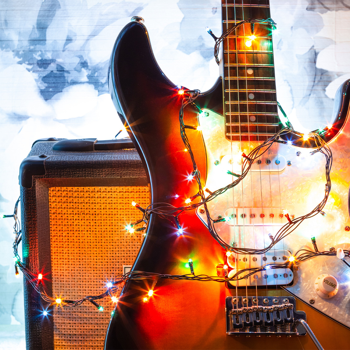 LongMcQuade's tweet photo. Merry Christmas Eve to all! ⛄
Long & McQuade stores are closed tomorrow for Christmas 🎄
But we'll be back open on Boxing Day! 🎉
Check store hours 👉 https://t.co/0aUOVNyyYW
#longandmcquade #strat #electricguitar #christmaseve #holidays #storehours #storeclosed #lights https://t.co/obmf5KlFuv
