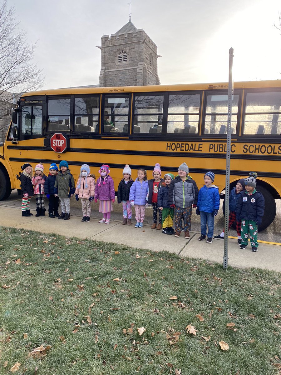 Lizzy Leblanc tweet media