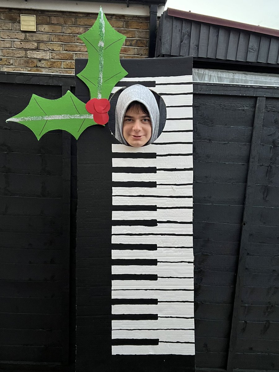 Day 24 of Wills #adventcalendar2022 run/cycle for <a href="/braintumourrsch/">Brain Tumour Research</a> 
Today was a different kind of outfit, chosen by a close friend