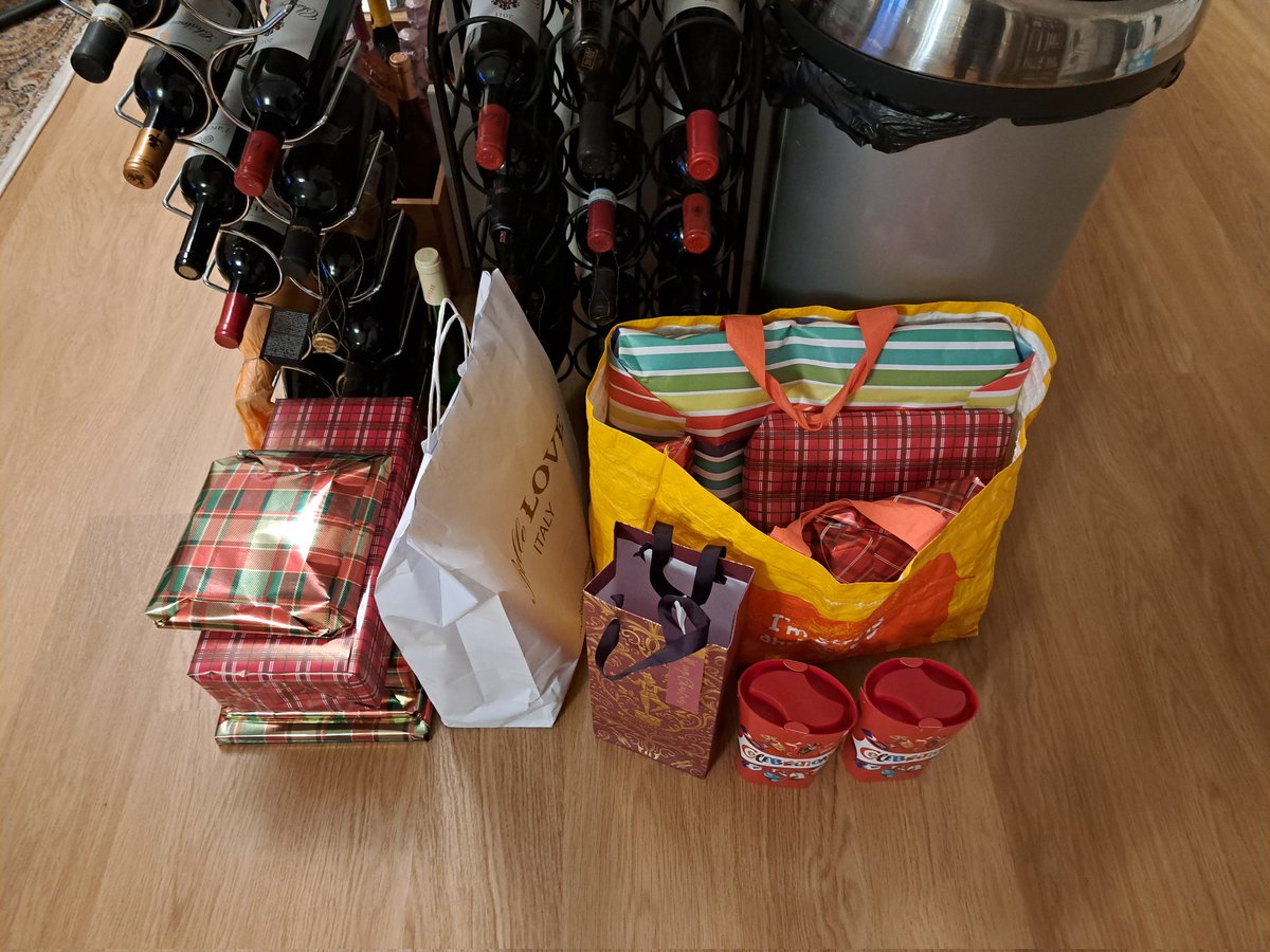 James_Tringham's tweet photo. Wrapped. Only I forgot to include the three biggest presents in the pic. CBA to redo it.
I'm not giving away all my wine though. #NotDaft
Plus, we made it to the pub earlier. https://t.co/dK1Qes1hLC