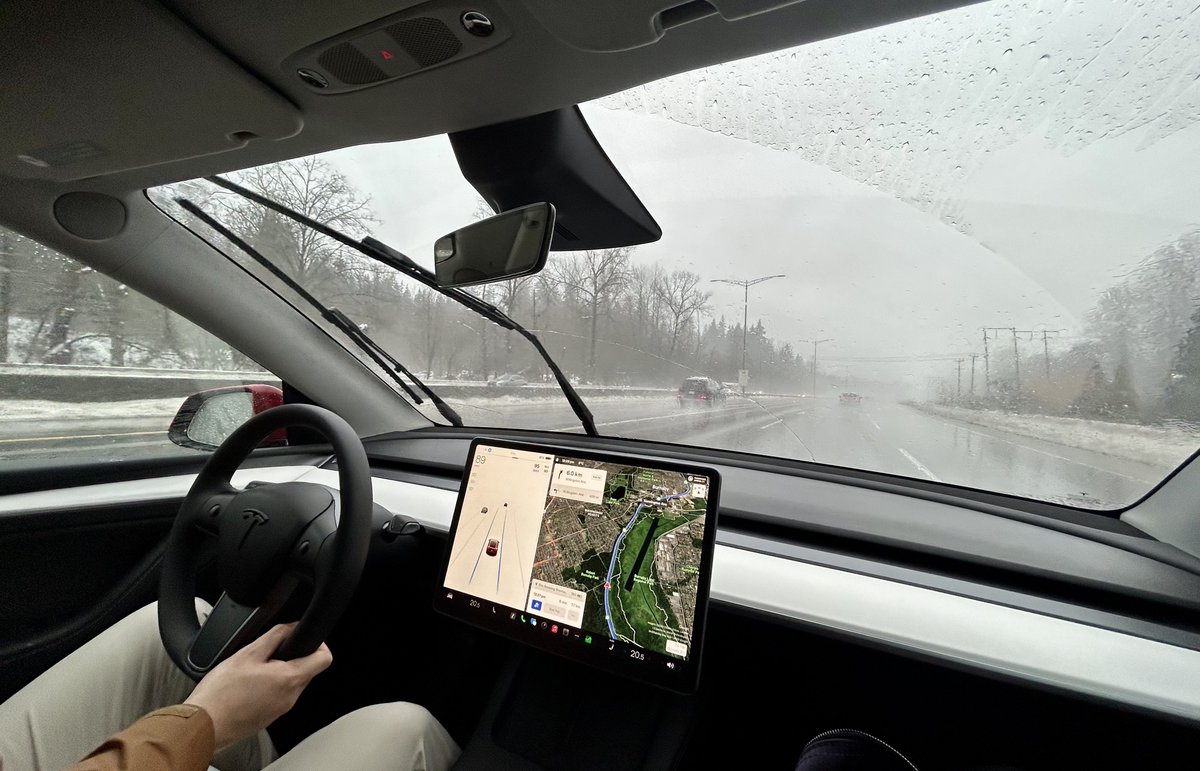 Tommyf902's tweet photo. Enhanced Auto Pilot is not available due to heavy rain 🌧️ and thick Fog 🌫️ but I trust Basic Auto Pilot more than myself 😅😂🤣 #AutoPilot #EnhancedAutoPilot #Tesla #FSDBeta https://t.co/LB6LnmDFjj