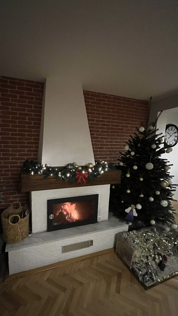 Sretan Božić, ljudi! 🎄
Nama je prvi na novoj adresi ☺️