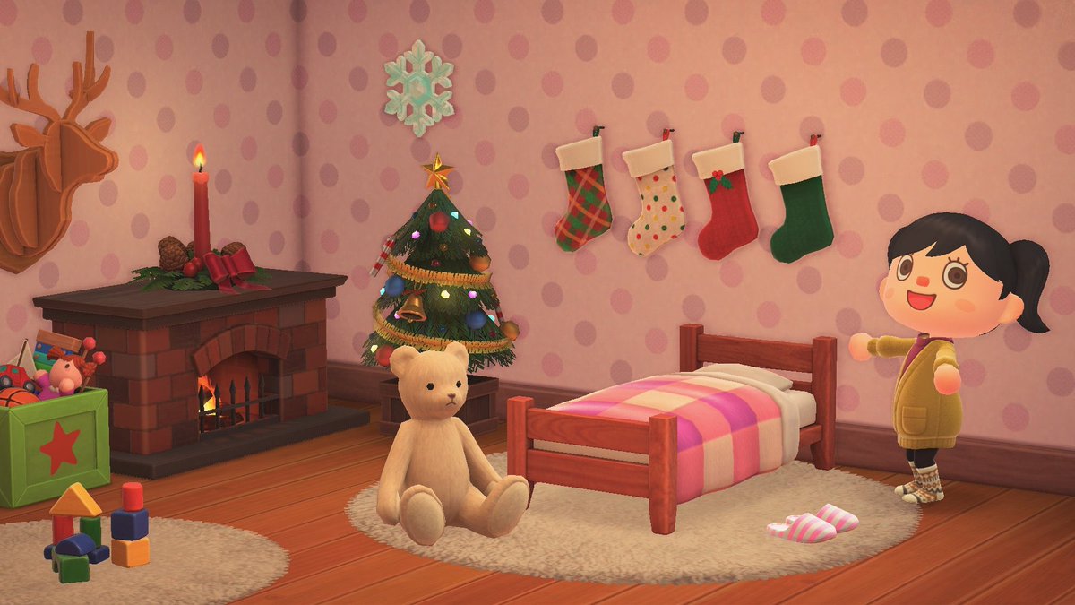 N’oubliez pas d’accrocher au mur de votre maison les chaussettes festives offertes par Rodolphe, pour y trouver une surprise demain 🎁!

#AnimalCrossingNewHorizons #ACNH #AnimalCrossing #ACNHEntraide