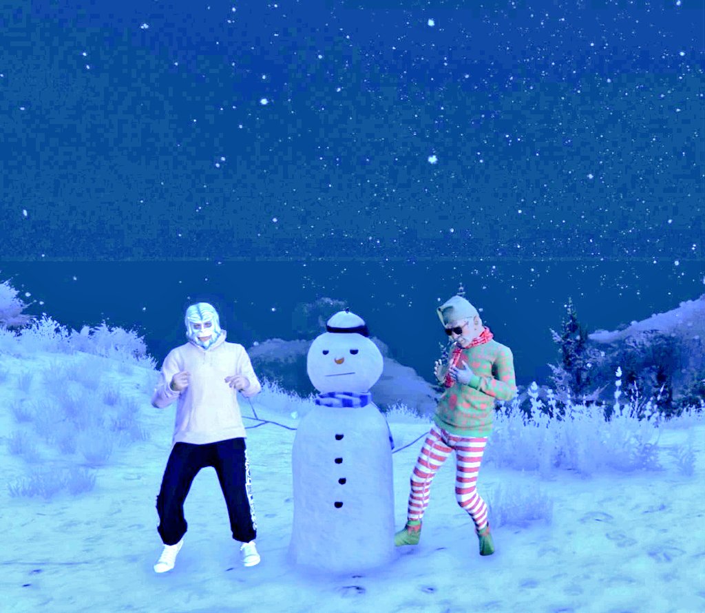 darthsean85's tweet photo. Some pics from Thursday's snowy #GTAOnline session. Great to see the snow back in Los Santos &amp; across Blaine County.

Looking forward to some festive hijinks over the next few days 🎄❄️ 

#GTASnow #PS4share #GTAV #GTAPhotographers #Snapmatic #VirtualPhotography #Christmas2022 https://t.co/Wjvo0061xe
