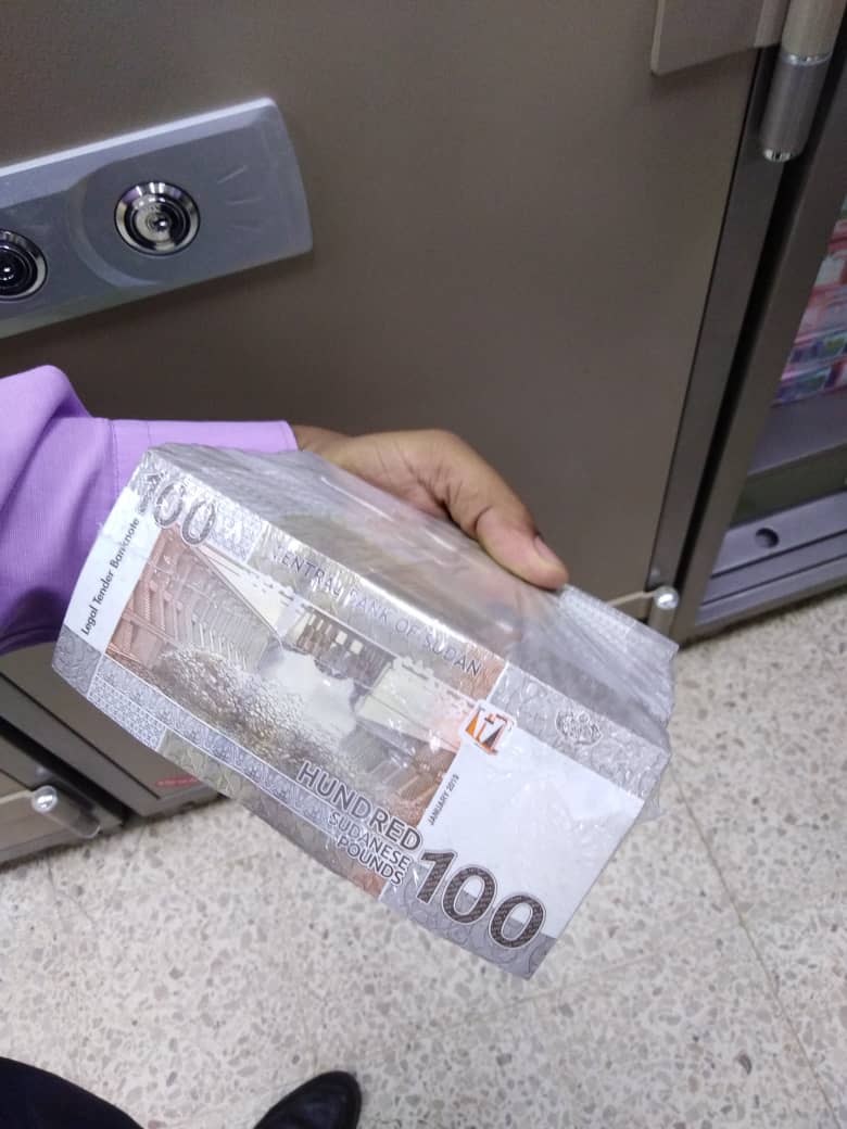 المُسابقة المنتظره 🔥🎁

 أحصل الآن على فرصة لربح 
الفايز الاول 30,000
الفايز التاني 20,000
مقدمه من هتون فون  بمناسبه اعياد الاستقلال وراس السنه💙💙

 لدخول السحب كل العليك 👇 
☑️متابعة الحساب
🔁إعادة التغريدة
🔂منشن 5من اصدقايك