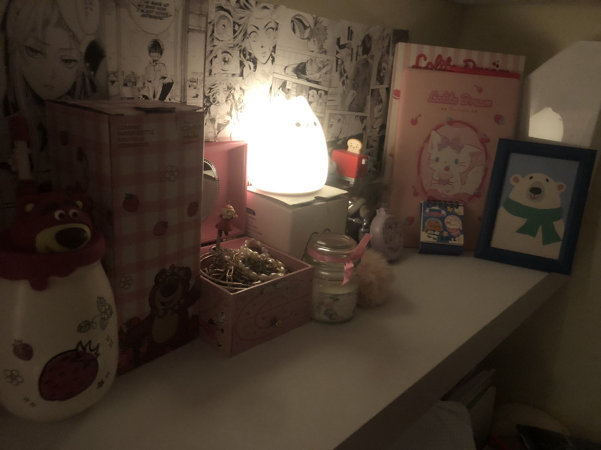 ImYesDuh's tweet photo. the light is bright like really bright https://t.co/pEZa40TRLr