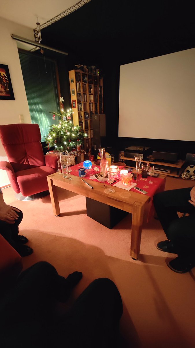 HrUnterberg's tweet photo. Alle Jahre wieder in der Heimat an Weihnachten gibt es nur ein Kredo...: Bis die Kotze sauer schmeckt und noch viel weiter. #ComingHomeForChristmas #Christmas #elotrans https://t.co/yWNq1NVgnK