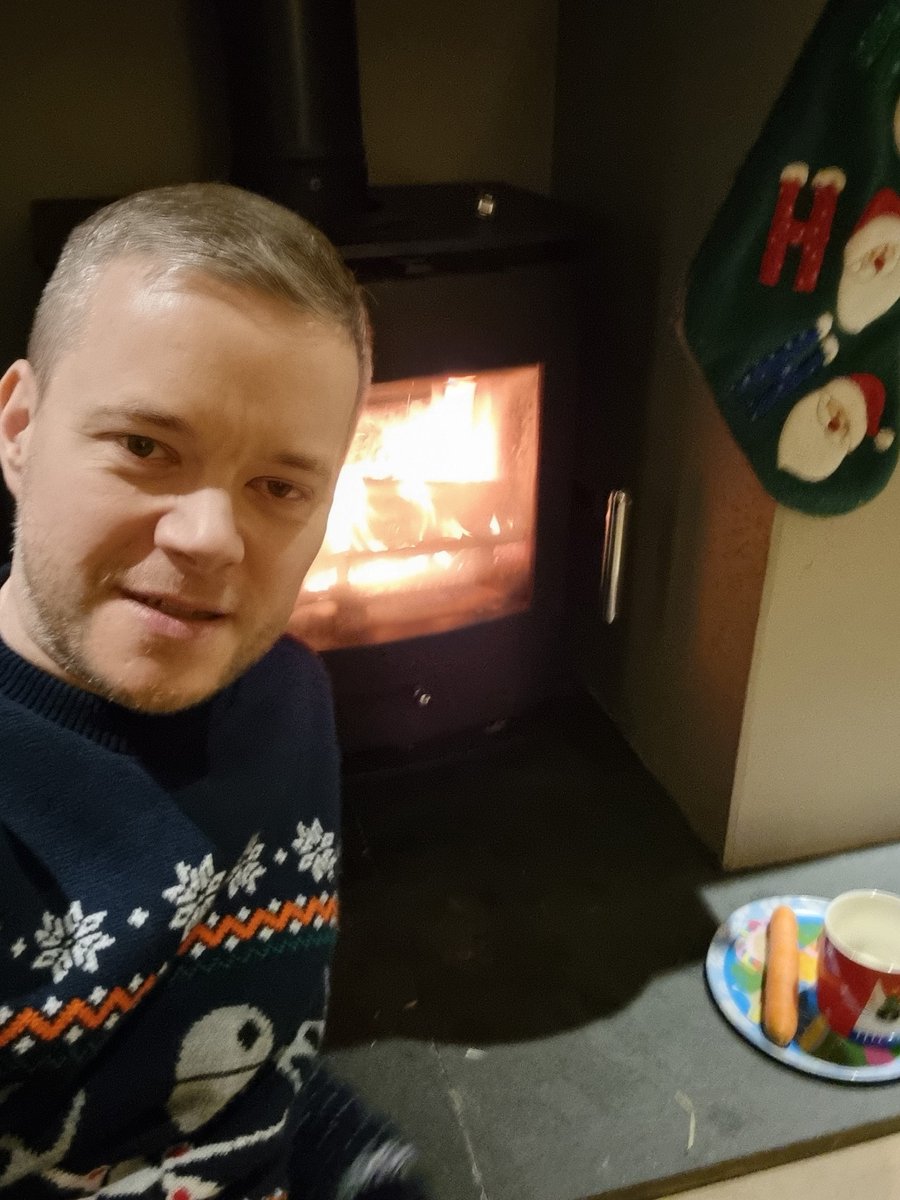 markgoldbridge's tweet photo. Some might think this is a nice festive Merry Christmas post. You're wrong. Just burning crap Christmas presents https://t.co/pzfkj9B1YV