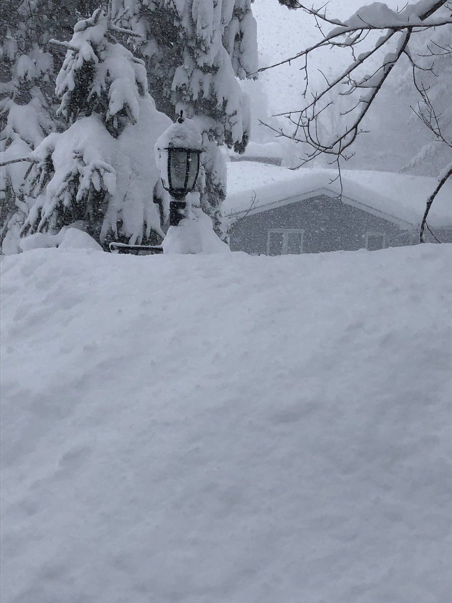 Running out of room to blow and pile the snow. Huntsville is still getting hammered with snow. #Snowmageddon2022
