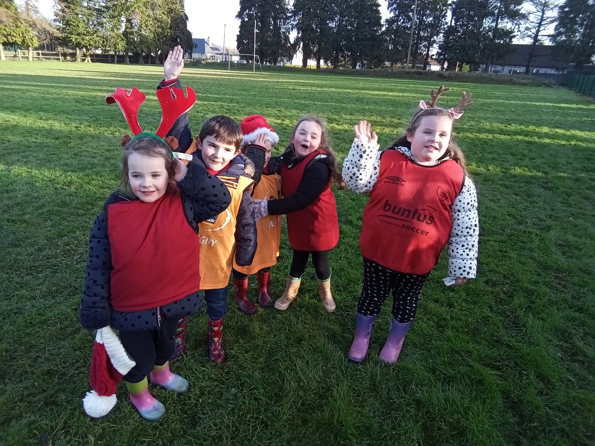 brigid_ns's tweet photo. The boys and girls enjoying the #santadashrun @ActiveFlag π
π
π
https://t.co/7Segfue8Cm