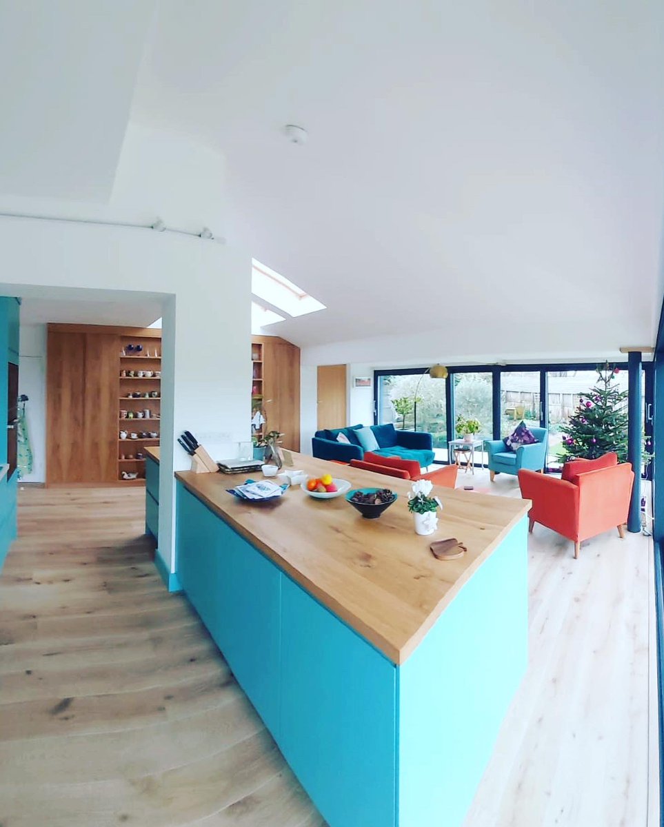 SpacemakerArch's tweet photo. So pleased with our new kitchen extension and that it was finished in time for #ChristmasDay Big thanks to the architect @AdamRoake and our builder Ben Hare and his team at Mabel Construction and Matt Davis Bespoke for our wonderful #kitchen Feeling v lucky https://t.co/ct5gDDkNB2