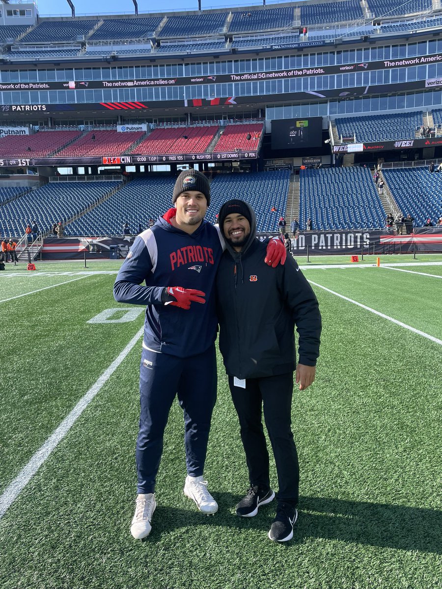 Been a while since I’ve seen my guy. Been awesome watching career. GOAT Bruin <a href="/alucas80/">Anthony Lucas</a> <a href="/pulaskiacademy/">Pulaski Academy</a> <a href="/coachkelley1/">Kevin Kelley</a>