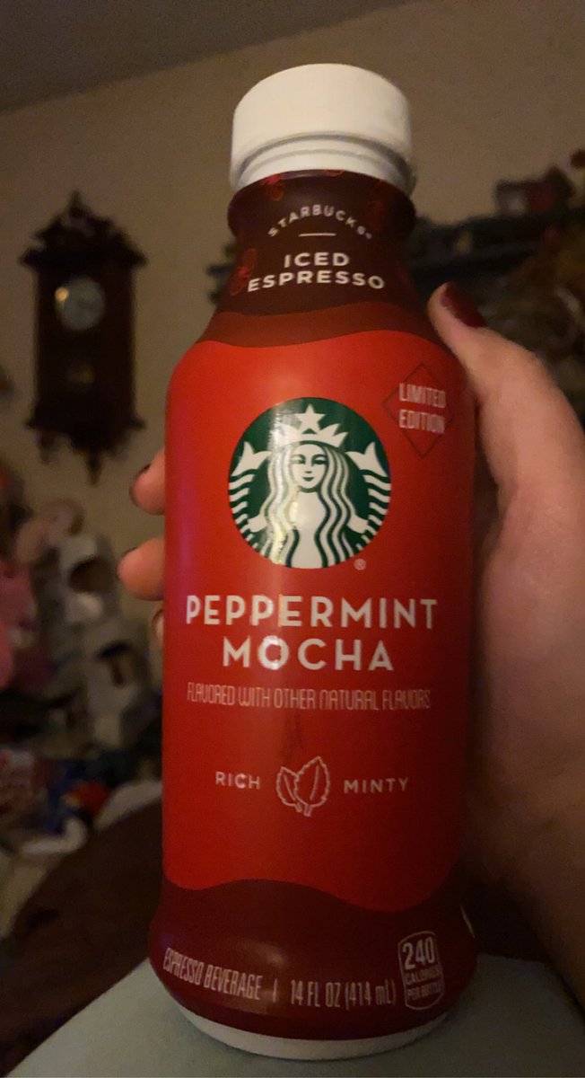 SydneySchuster1's tweet photo. @Starbucks Don’t waste ur money tastes like a heavenly watered down chocolate milk #starsbucksfail #wasteofmoney https://t.co/pk0YCindHH