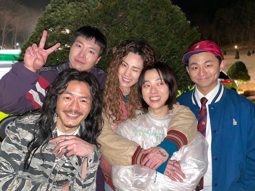 jin_a_nana_news's tweet photo. 📸 | #ParkWonseok with #Nana, #JeonYeobeen, #TaeWonseok, and #LeeMingoo! 

"Last year's Christmas 👽🛸"

🔗: https://t.co/P4VVrdCIBR

#나나 #ナナ
@as_supporters #GLITCH #글리치 https://t.co/LXFeTkbZWn
