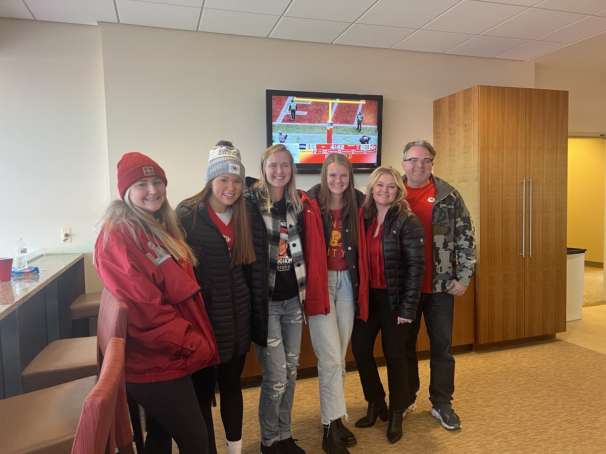 shawngfoster's tweet photo. Chiefs Win!!  It was a cold day for football but it was good to have the girls back together and to bring home a win! https://t.co/aFyhIwc6Wt