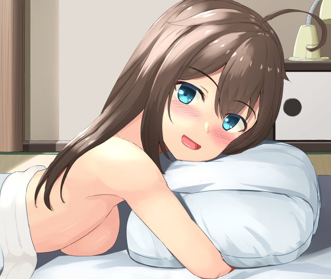 新しい一日が始まるね
#艦これ
#時雨 