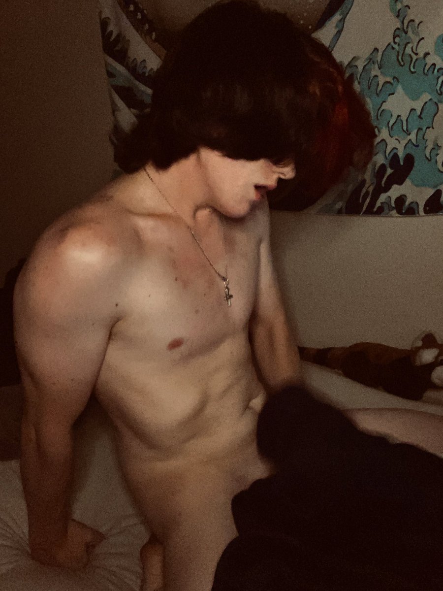 DistrictFemboy's tweet photo. @spxrklybrat https://t.co/9blcZcUrfo
