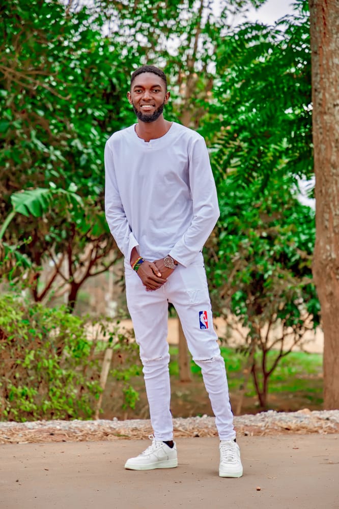stone_ssenyonjo's tweet photo. Merry Christmas may the xmass season bring only happiness and joy to u and ur family @Black Potter 🎱 https://t.co/E9NqfK3KsA