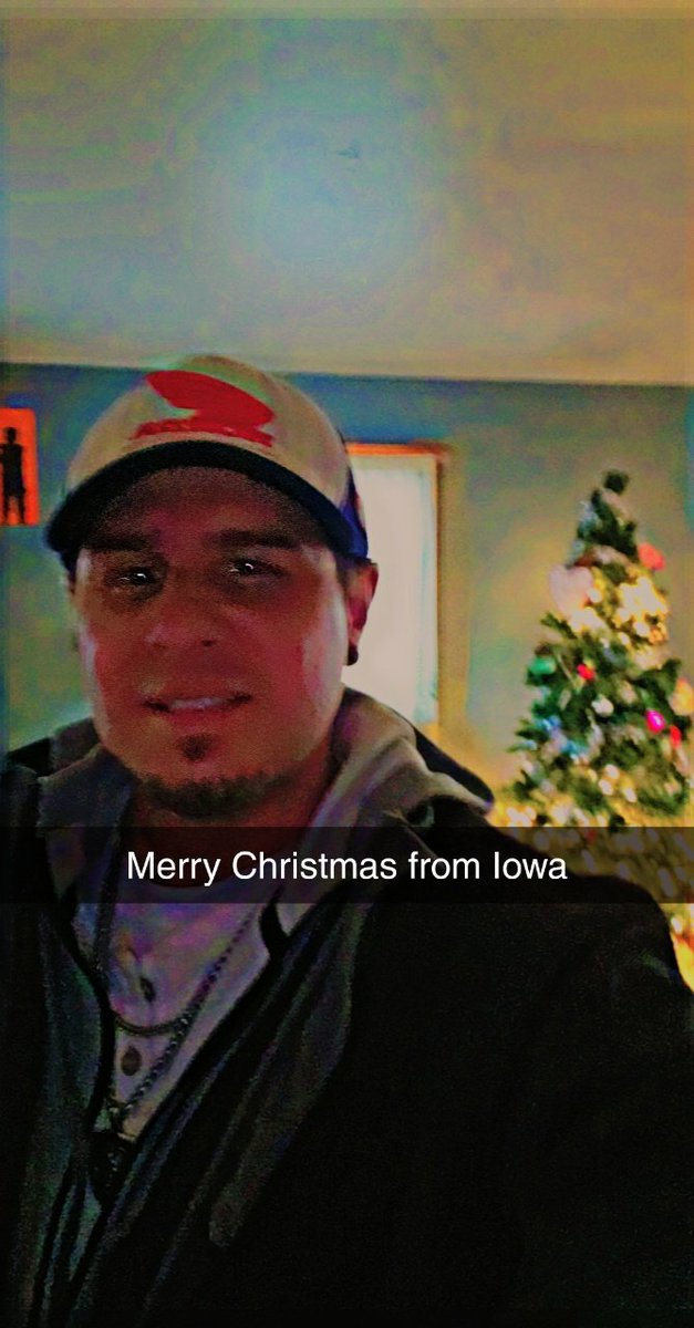 Digitalnative34's tweet photo. @brown_eyed_gal1 Merry Christmas from Iowa!!! https://t.co/CVjaF3QCOh