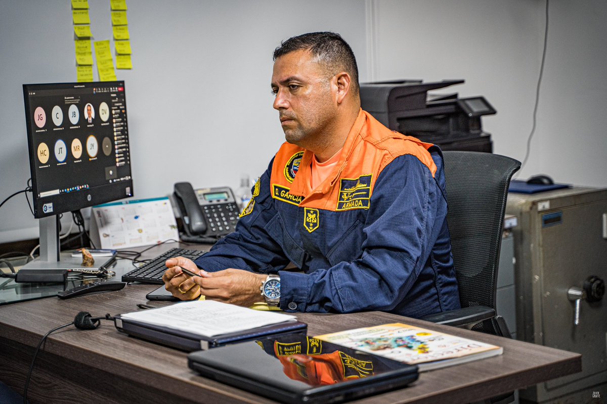 Alcaldiadeleg's tweet photo. #AEstaHora | Se adelanta el Puesto de Mando Unificado - PMU para atender la emergencia por  pérdida de contención de hidrocarburos por la escora de la embarcación Atila sobre el río Putumayo. 

Para conocimiento de la comunidad se estará informado el transcurrir de la situación. https://t.co/5f9Y21oIfS