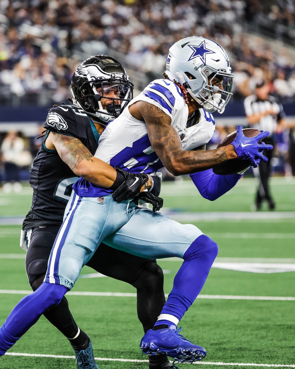 dallascowboys's tweet photo. First-half in the books.

#PHIvsDAL | #DallasCowboys https://t.co/xbBiVBDaBS