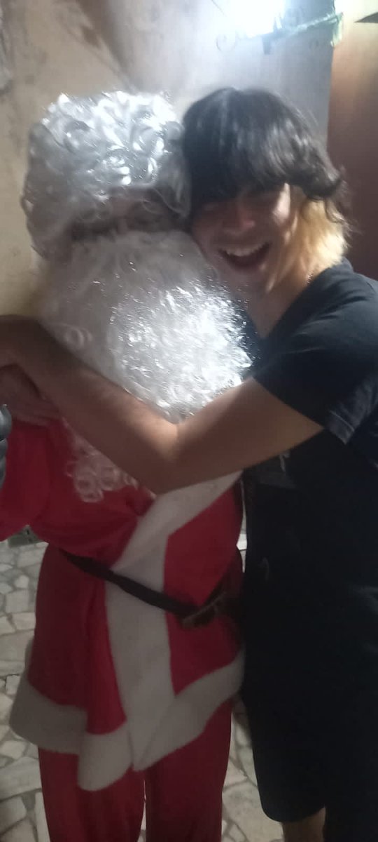 eltimoty_'s tweet photo. foto con              //   FOTO CON
josefina :/           //   PAPANOEL https://t.co/zt84Auw8Rs