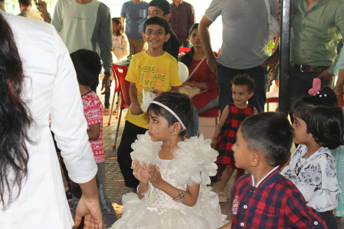 IDeaS_TechCen's tweet image. Christmas bells and Children’s giggles…
Both so jovial and pleasant! Presenting to you, these broad smiles, and enduring memories.
Merriest Christmas from our family to yours!
#christmas2022 #christmasvibes #santaclaus #celebration #christmasiscoming #christmasforhappiness