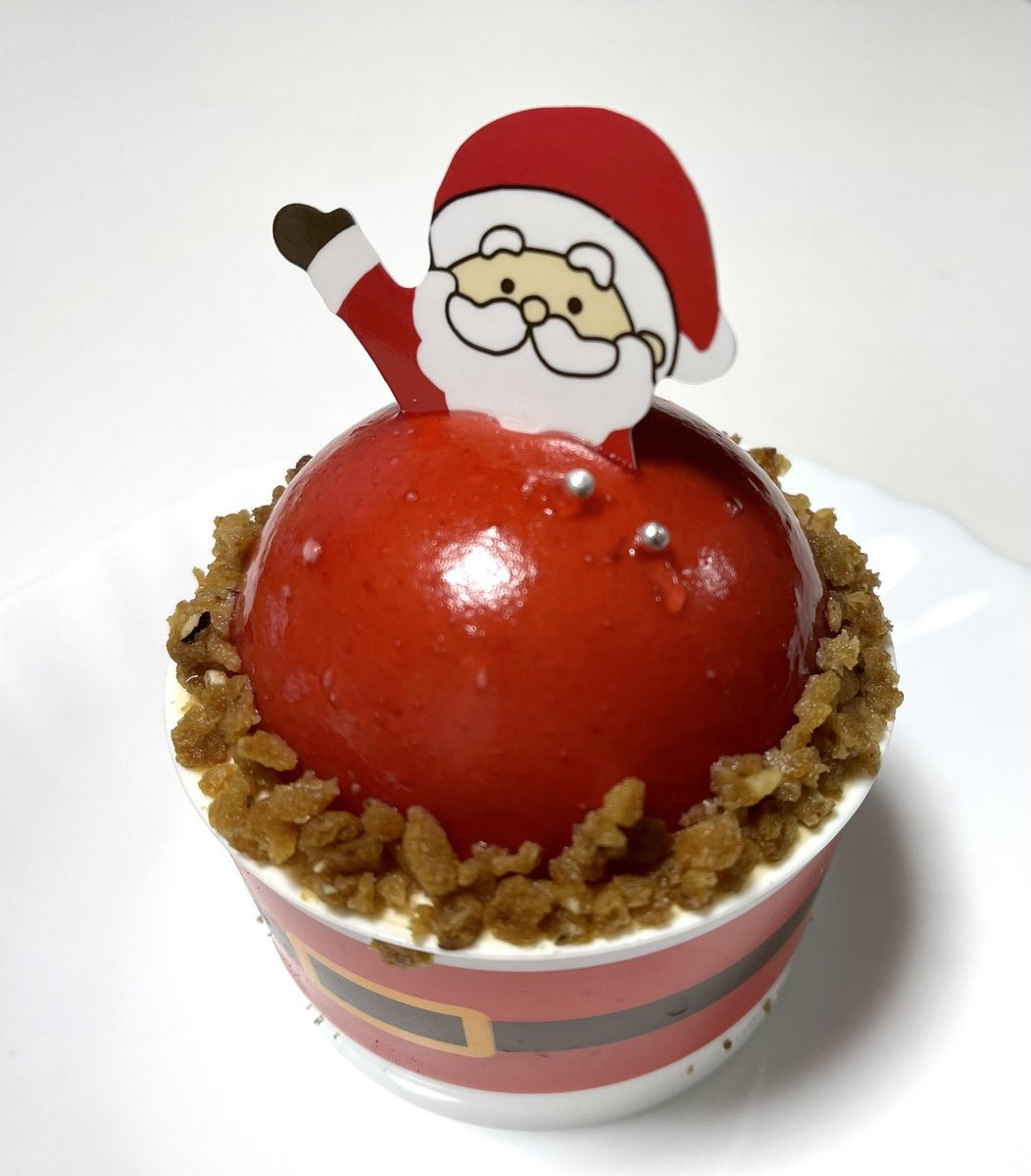 🍰Xmasゆかいなサンタさん🍰 メリークリスマス！ミックスベリーナパージュ、練乳クリーム、イチゴ等なんと7種類の素材が。真っ赤な丸い形も可愛い、まさにサンタの贈り物！