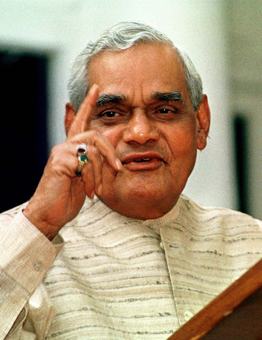 itshkc's tweet photo. Tribute to Former Prime Minister Atal Bihari Vajpayee ji on his Birth Anniversary !!💐💐💐
#AtalBihariVajpayeeJi #TulsiPujanDiwas #AtalJi https://t.co/EoG3qIt06e