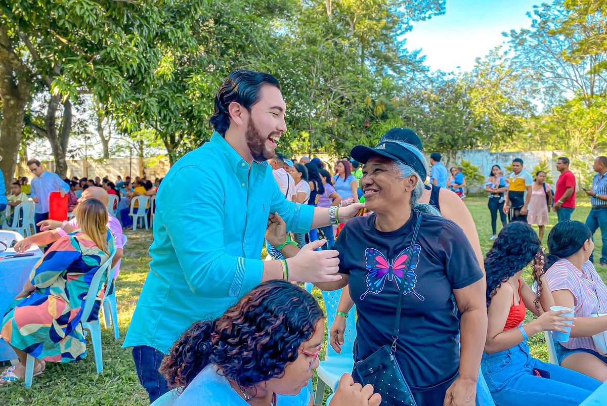 AndresRengifoL's tweet image. Gracias a todas las personas que nos acompañaron y a las q por otras circunstancias no pudieron asistir pero q también nos apoyan de corazón, a mi familia que siempre ha sido incondicional y a nuestro gran equipo de trabajo.

¡Feliz Navidad y Próspero Año nuevo 2023 para todos!💫