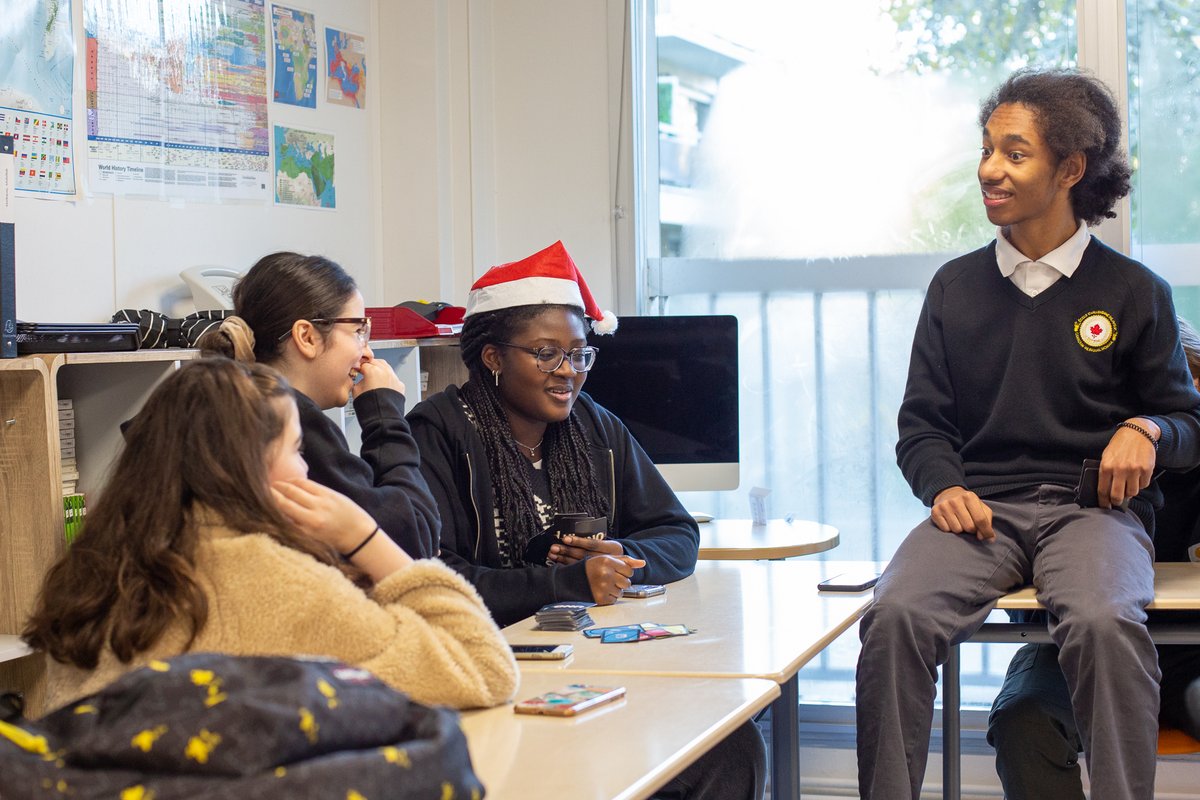ecbcbs's tweet photo. 🎄#HappyHolidays from #ECBCBS &amp; a glimpse into our festivities! ⛄Joyeuses fêtes de la part de #ECBCBS, avec un aperçu de nos  festivités !

#BiculturalEducation #BilingualEducation #FunWithFriends #Growth #Discovery #ChristmasInParis #ExpatKids #EcoleCanadienne #CanadianSchool https://t.co/jRgrXkUoms