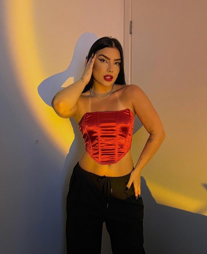 infodudakropff's tweet photo. UAU! Duda Kropf publicou novas fotos no seu perfil do Instagram pronta para o Natal. Confiram! ❤

🔗: https://t.co/g8MWxvLJV2

📸| Duda Kropf via Instagram Feed. https://t.co/9NSabwNzTj