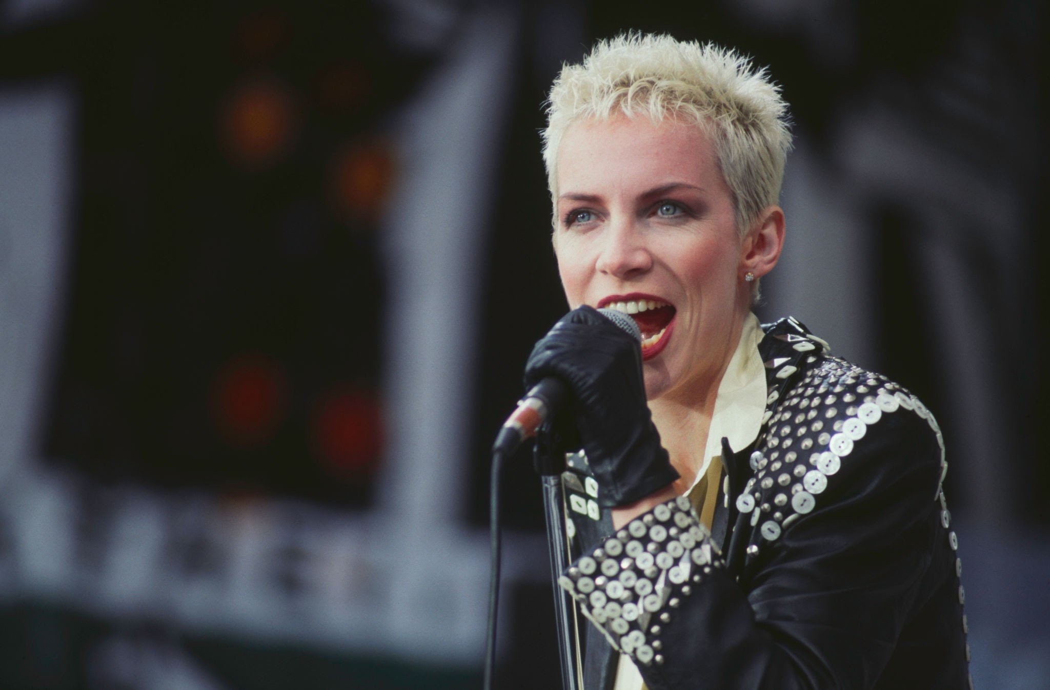 Happy Birthday, Annie Lennox! 