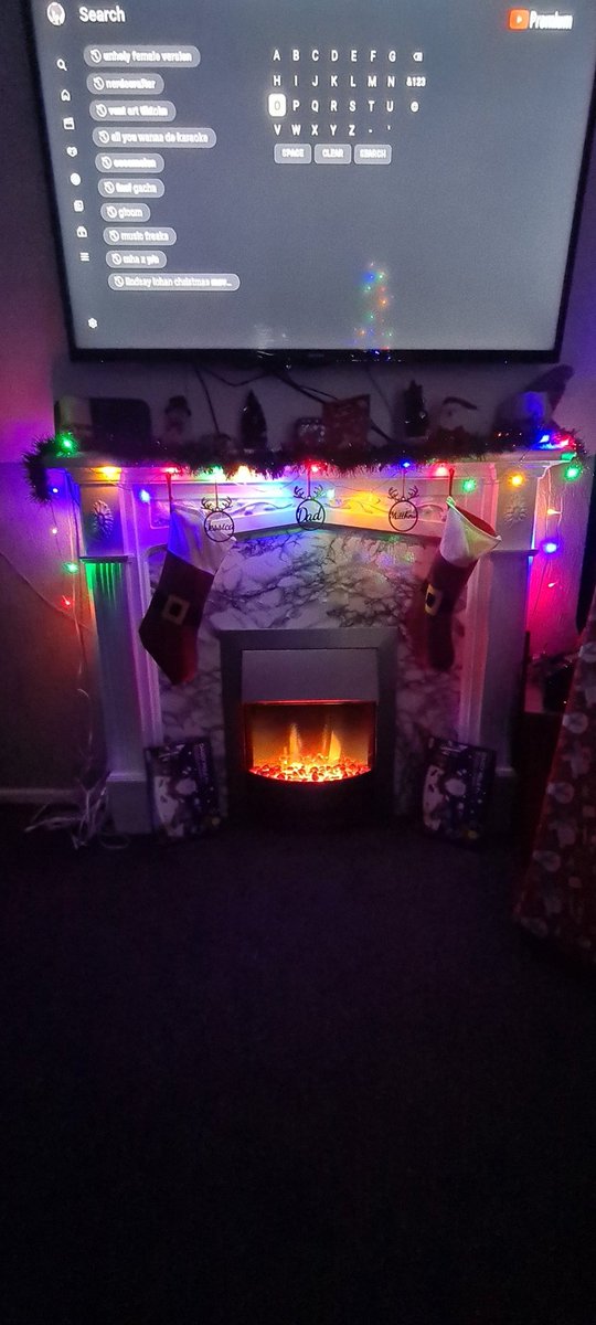 motherbear30's tweet photo. Merry Christmas to you all x https://t.co/tsNFNuAGaS