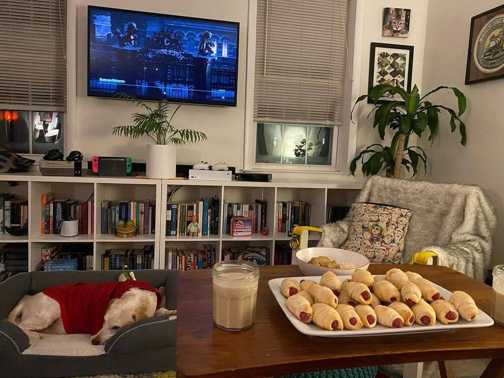 MisterBrainley's tweet photo. Xmas eve traditions https://t.co/z5Qn3UVhDZ