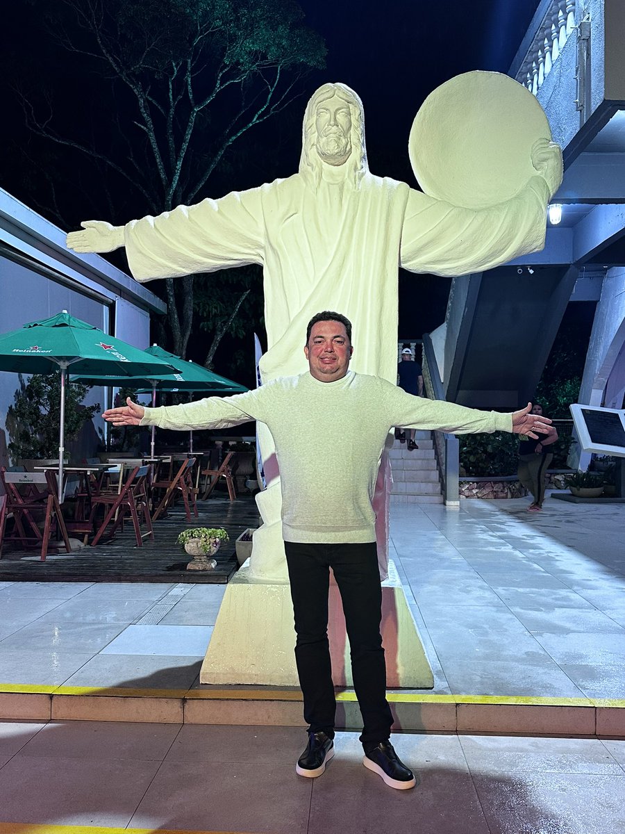 ElpidioMoreira's tweet photo. Feliz Natal , Deus abençoe vocês sempre 🎄🙏🎁 https://t.co/tUQW6d7f9Y