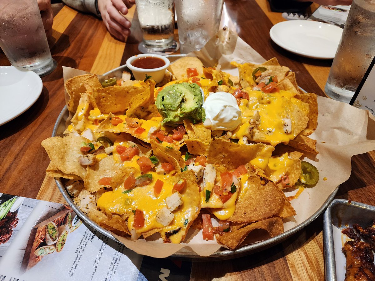 itsricksung's tweet photo. Food with my co workers!
📸 @SamsungMobileUS #GalaxyS22 Ultra 
#tmobilegang|#withGalaxy   |#TeamGalaxy|#food| https://t.co/H0NtS2MgEl