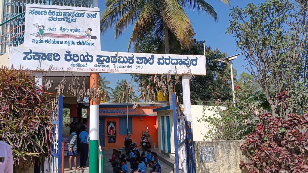 Chandra68344700's tweet photo. Providing 80 no of school bags to government school students...
Arranged by Amrutha Bindu Trust https://t.co/YvBbvrcItM