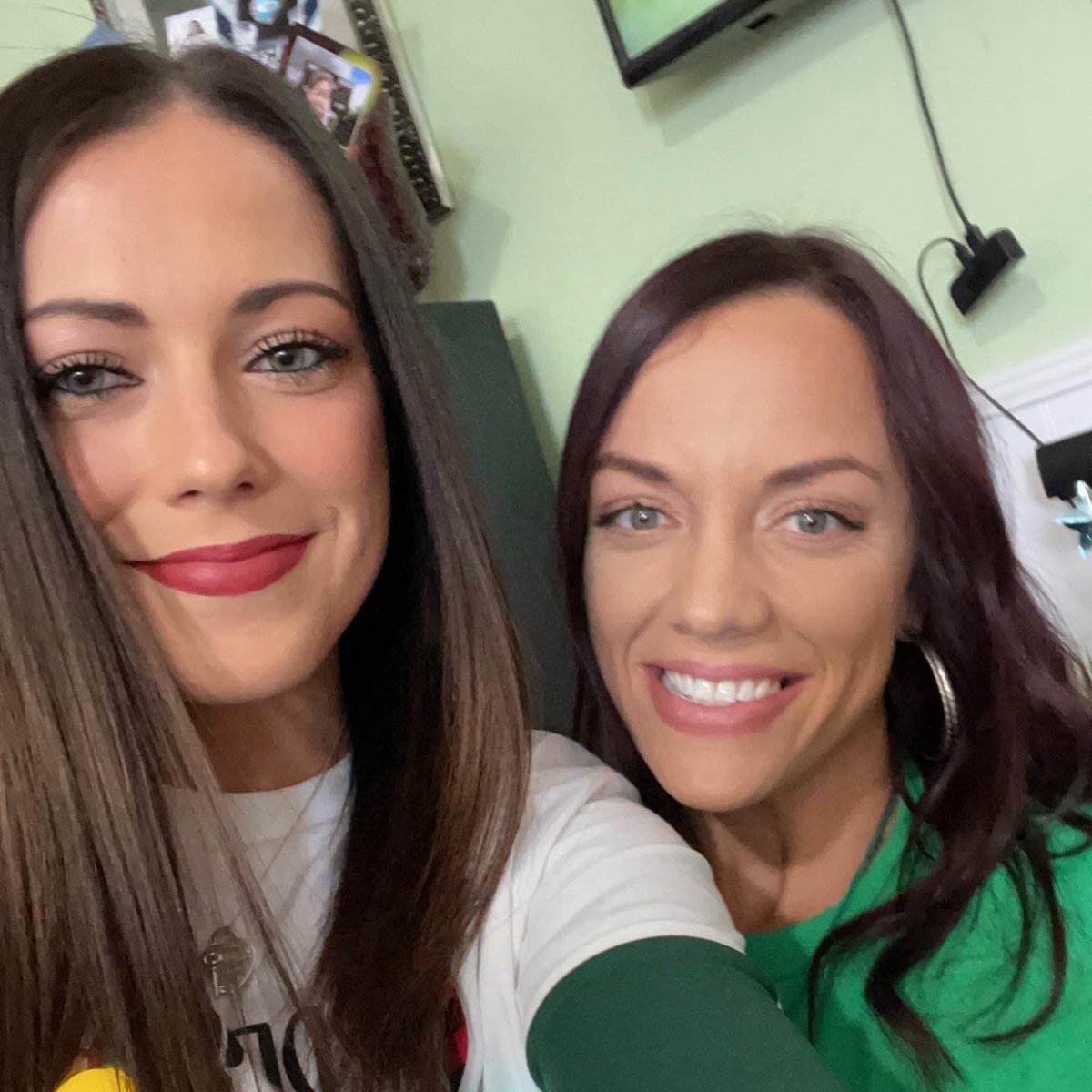 ChelseaW2015's tweet photo. Another year of matching Christmas shirts 🎅🏼🎄 https://t.co/vODVdUvB3l
