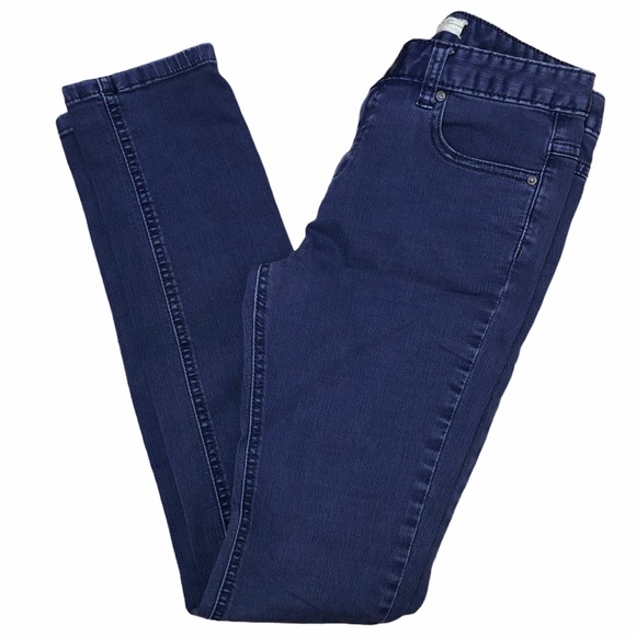 So good I had to share! Check out all the items I'm loving on <a href="/Poshmarkapp/">Poshmark</a> from <a href="/VVVictoryCloset/">VirtualVividVictory</a> <a href="/annanelson5122/">AK Nelson</a> #poshmark #fashion #style #shopmycloset #oldnavy #ragbone #freepeople: posh.mk/WCs0WTv61vb